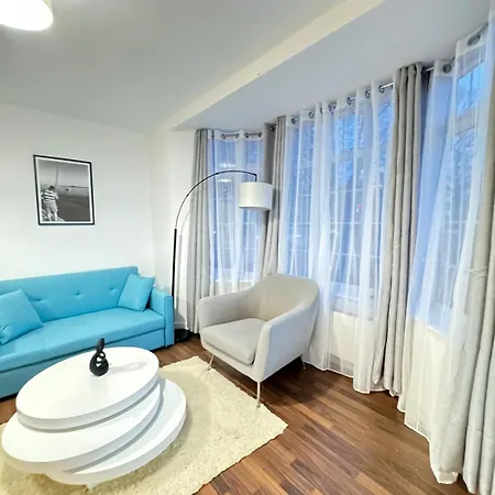 Cozy Southampton Apt With Free Parking Exterior photo
